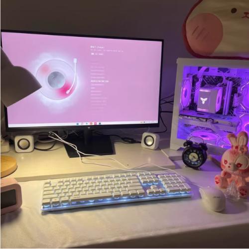 原价八千多 25年个人闲置的顶配电脑高配台式电脑全套 直播电脑主机 吃鸡游戏全套 电商台式机 直播设计剪辑高配组装台式电脑主机  不讲价 不讲价 不讲价！你们要讲价去找专门卖电脑的，不要找我这种卖闲置的下手，二手贩子千万别来！ 一共15套，电脑成色99成新，质保两年，支持10天试用电脑，有任何质量问题包退包换。拒绝到手刀，电脑无拆无修，质量非常好。诚信买卖，可以不买，但别伤害。 现在主机卖1888元，加ips高清电竞显示器一起2288元，爽快的送键盘鼠标！  使用感受: 秒开机,秒开网页，直播电