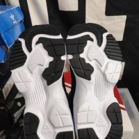 匹克 PEAK 运动鞋 黑白配色 男女同款 现有尺码:35码 36码 37码 全新正品，带吊牌，原盒在 鞋底防滑耐磨，轻便透气，日常休闲跑步都合适 原鞋垫齐全，未穿过，鞋底干净